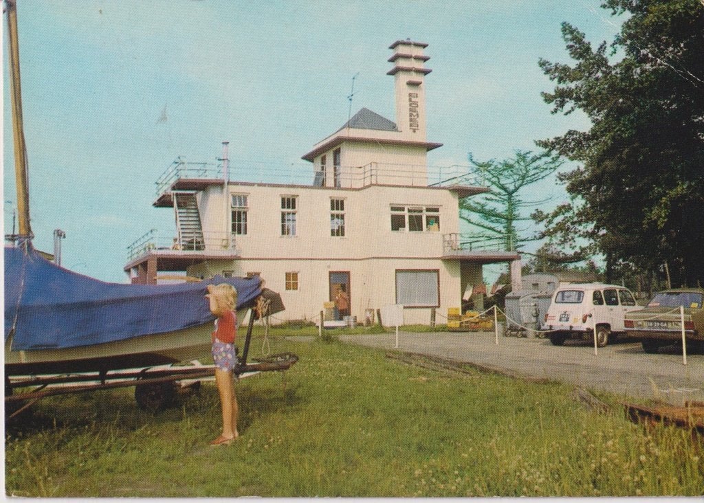 Zuidlaren met auto's Renault 4 en Ford Cortina, Verzamelen, Ophalen of Verzenden, 1960 tot 1980, Gelopen, Drenthe