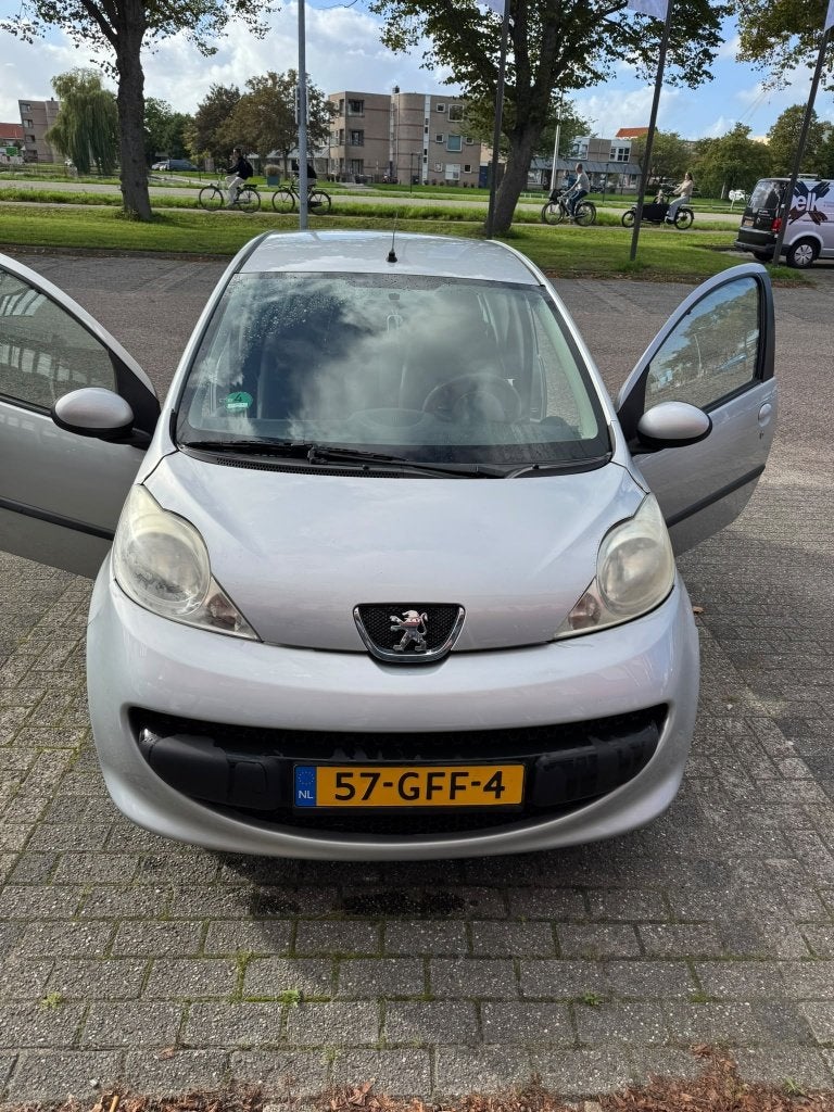 Peugeot 107 1.0 3DR 2008 Grijs  | APK 03-2027 | 177.980 km, Voorwielaandrijving, 4 stoelen, 68 pk, Origineel Nederlands