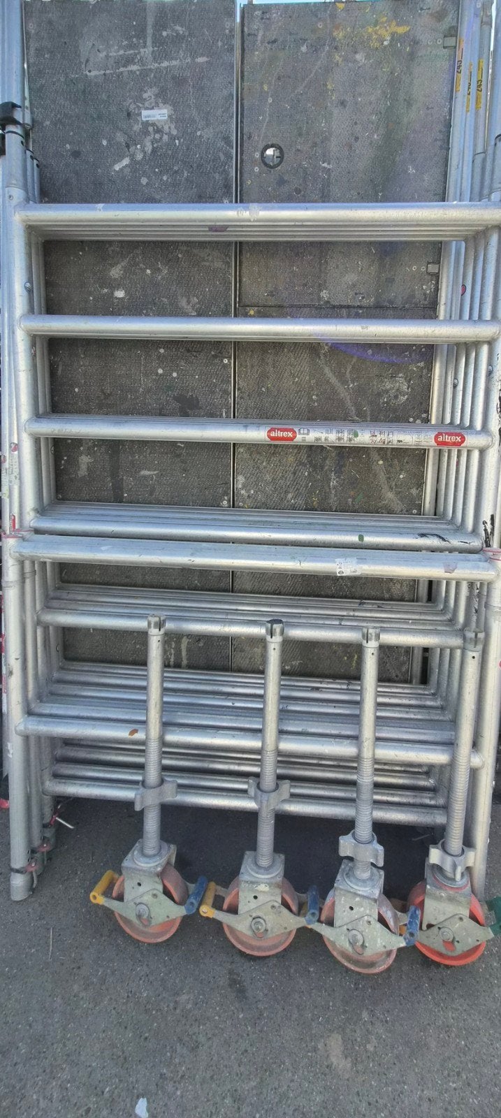 te koop altrex rolsteiger werkhoogte 6.20 Fiberdeck vloeren, Doe-het-zelf en Verbouw, Altrex 5200, Ophalen of Verzenden, Zo goed als nieuw