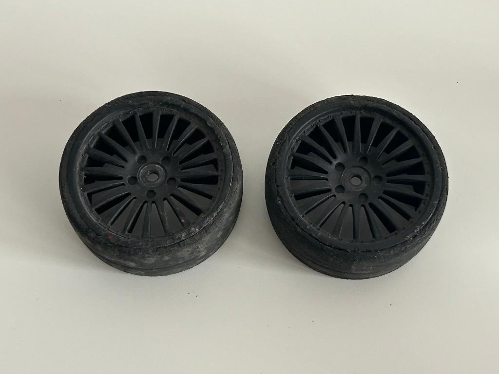 2x banden onroad 1/10 rc auto, Hobby en Vrije tijd, Modelbouw | Radiografisch | Auto's, Ophalen of Verzenden, Gebruikt, Onderdeel