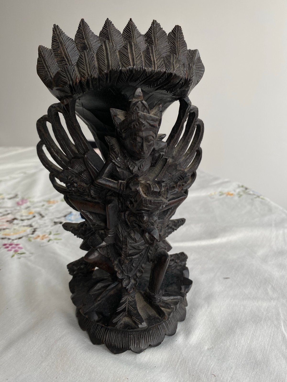 Uniek Balinees houtsnijwerk: Garuda met goddelijke figuur, Overige onderwerpen, Ophalen of Verzenden, Handgemaakt, 20 - 50 cm
