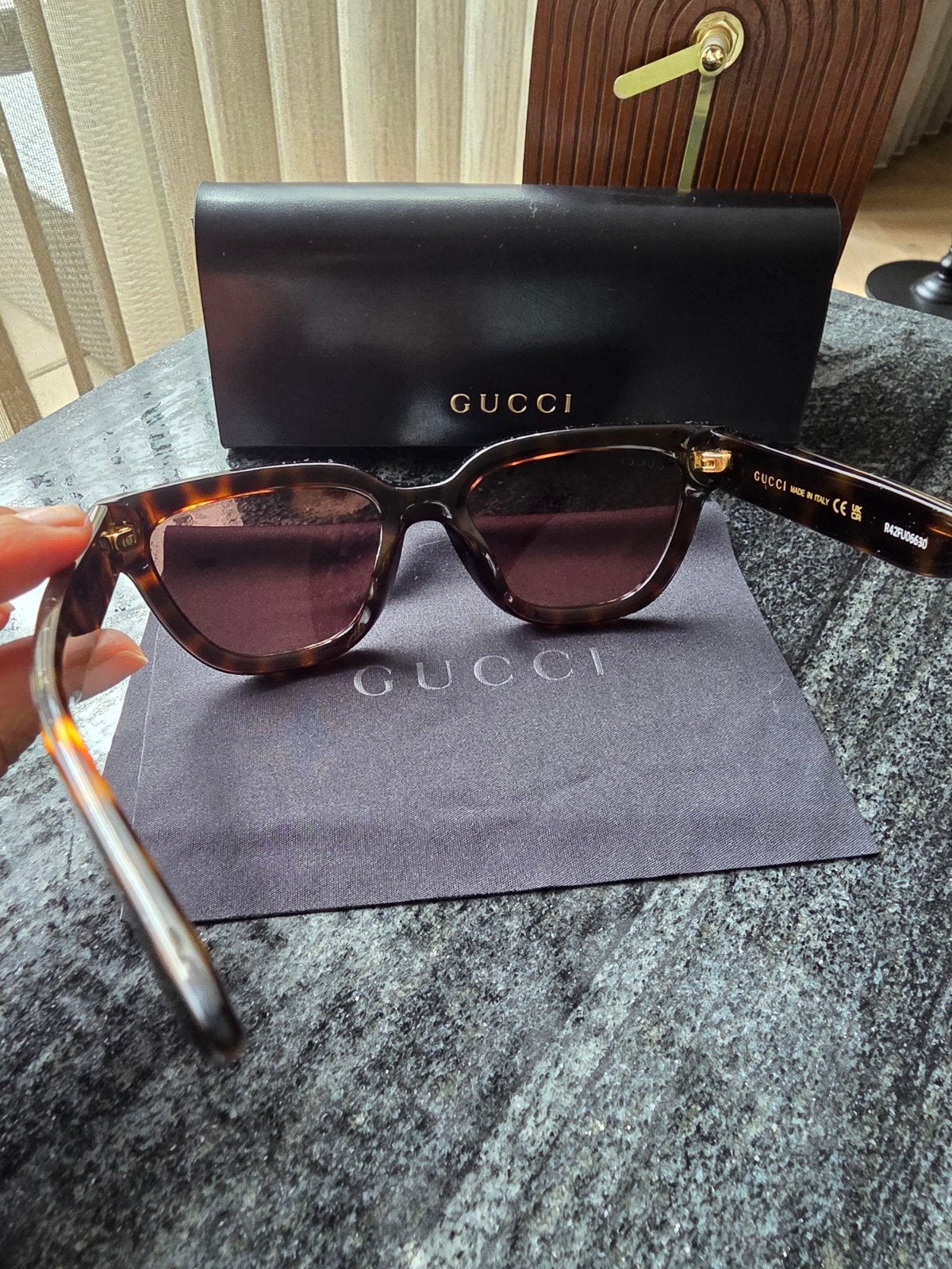 Gucci Zonnebril - Bruin Tortoise met Gouden Details, Ophalen of Verzenden