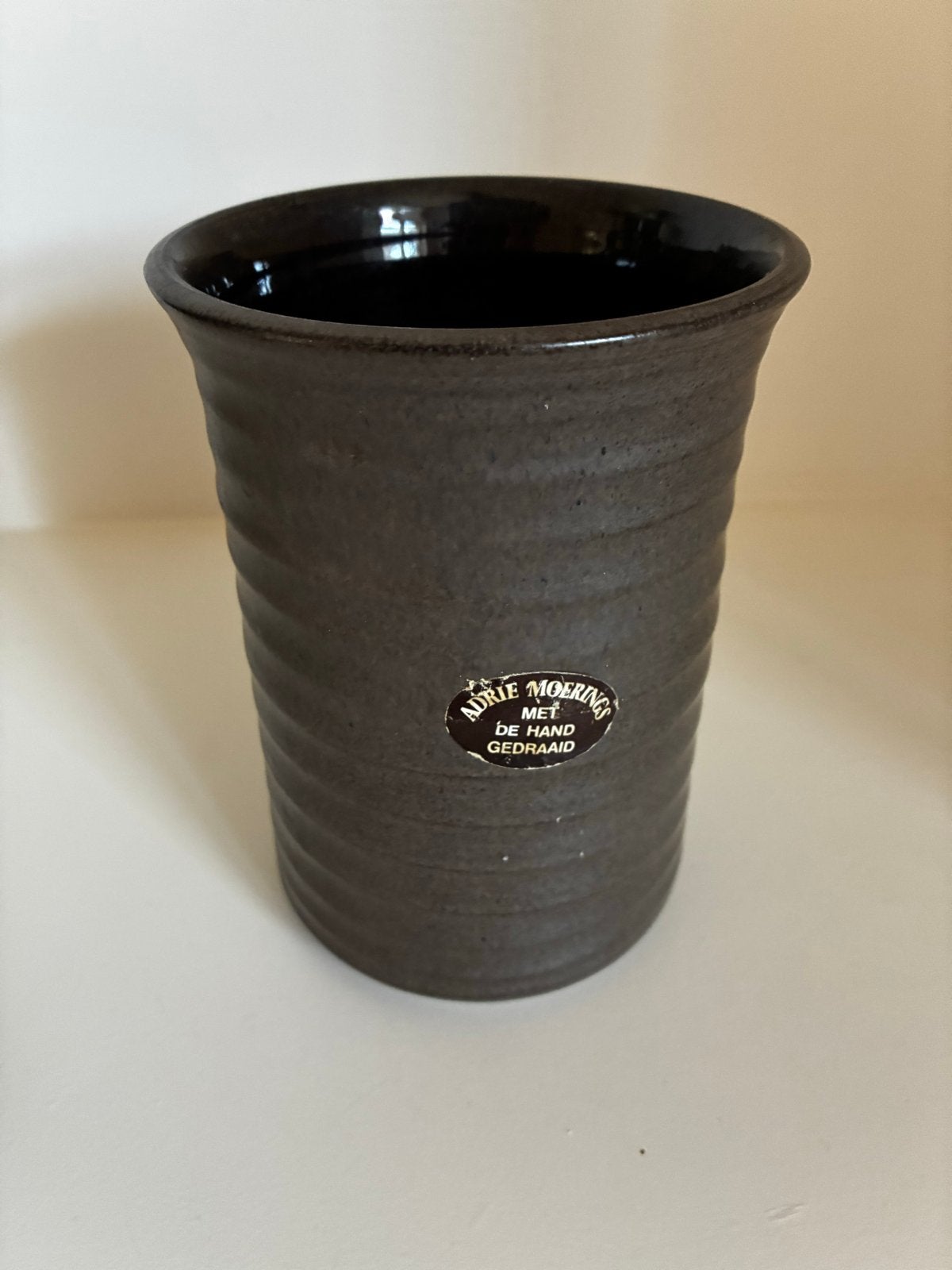 Vintage Adrie Moerings Gouda vaas – Handgedraaid keramiek, Ophalen of Verzenden