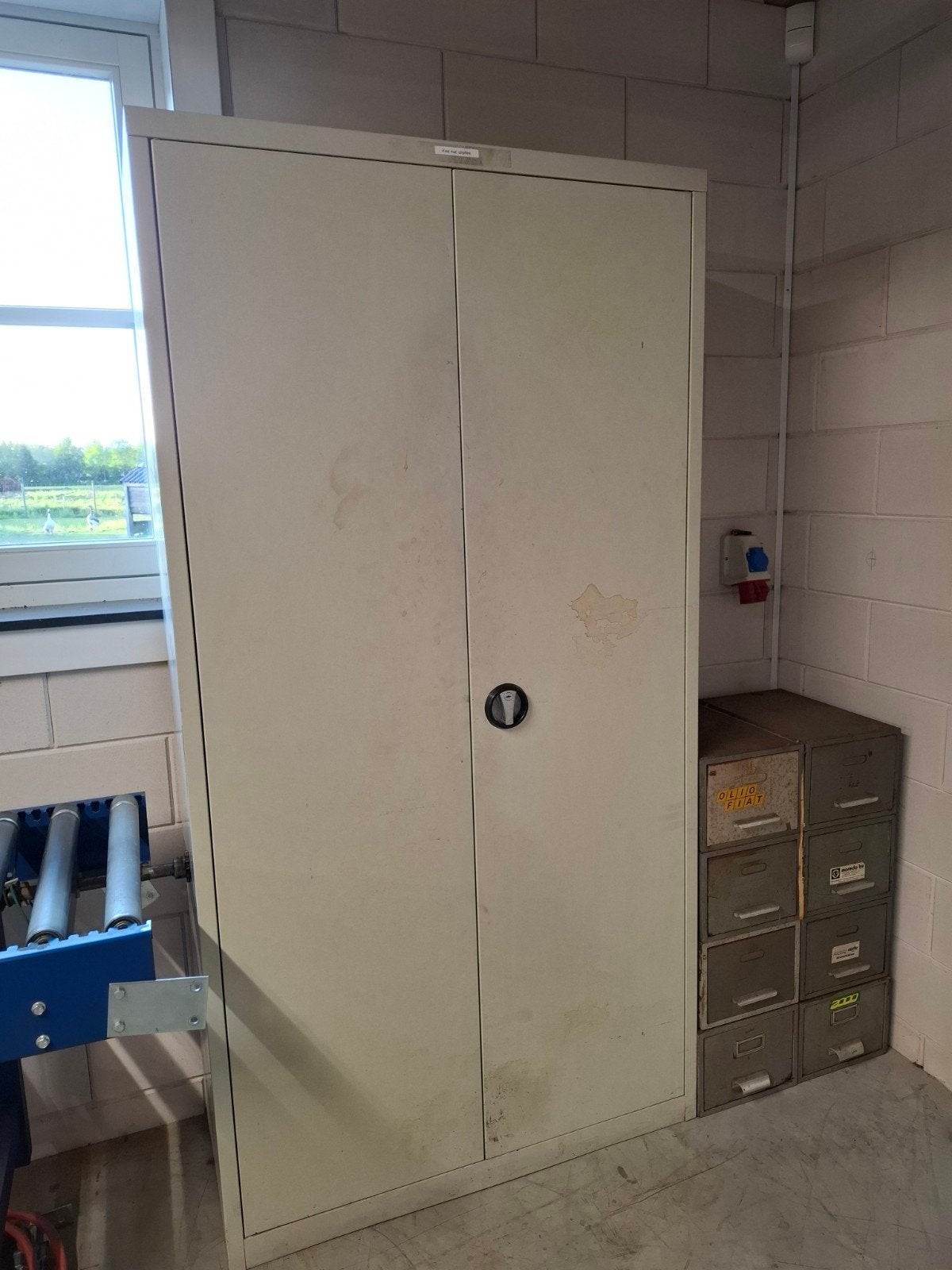 Gereedschapskast 195x100x45 met 4 legplanken, Huis en Inrichting, Kasten | Roldeurkasten en Archiefkasten, Ophalen, Gebruikt, Meerdere deuren