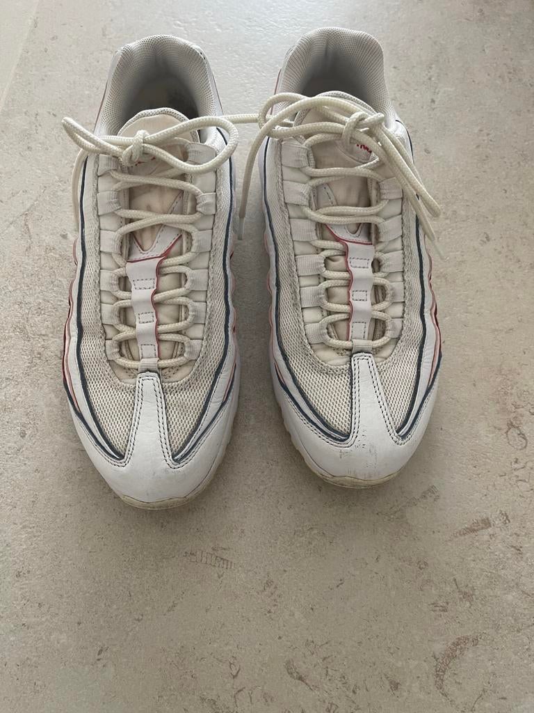 Nike Air Max 95 SE Dames Sneakers Maat 38 Wit Gebruikt, Kleding | Dames, Schoenen, Ophalen of Verzenden, Zo goed als nieuw, Wit