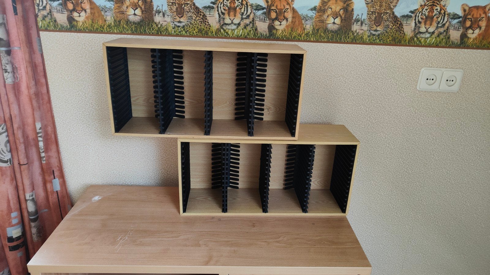 Houten CD/DVD opbergrekken (2 stuks), Ophalen, Gebruikt, 75 tot 150 discs, Hout