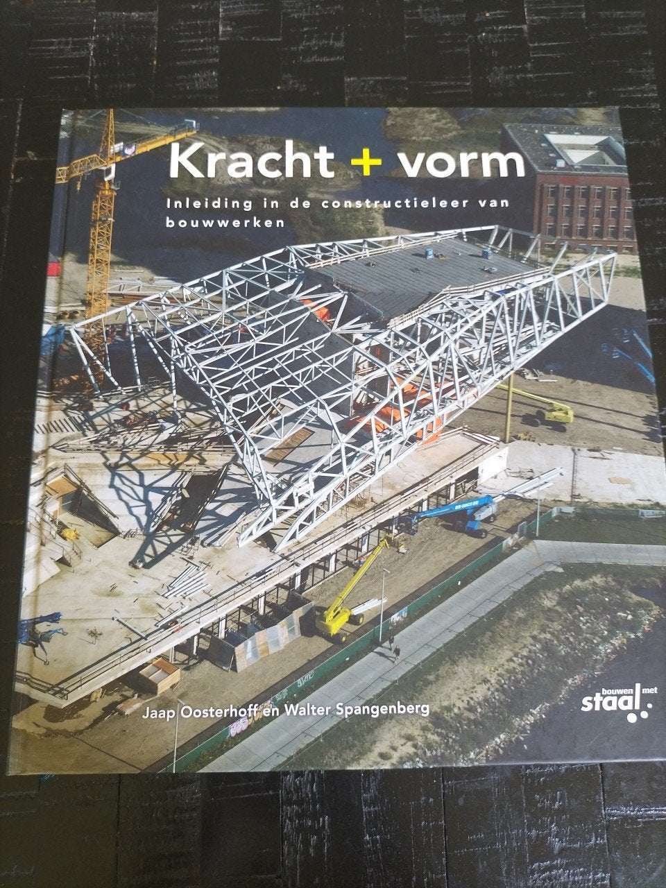 Kracht + Vorm: Inl. in de constructieleer van bouwwerken, Ophalen of Verzenden, Zo goed als nieuw, Bouwkunde, Jaap Oosterhoff en Walter Spangenberg