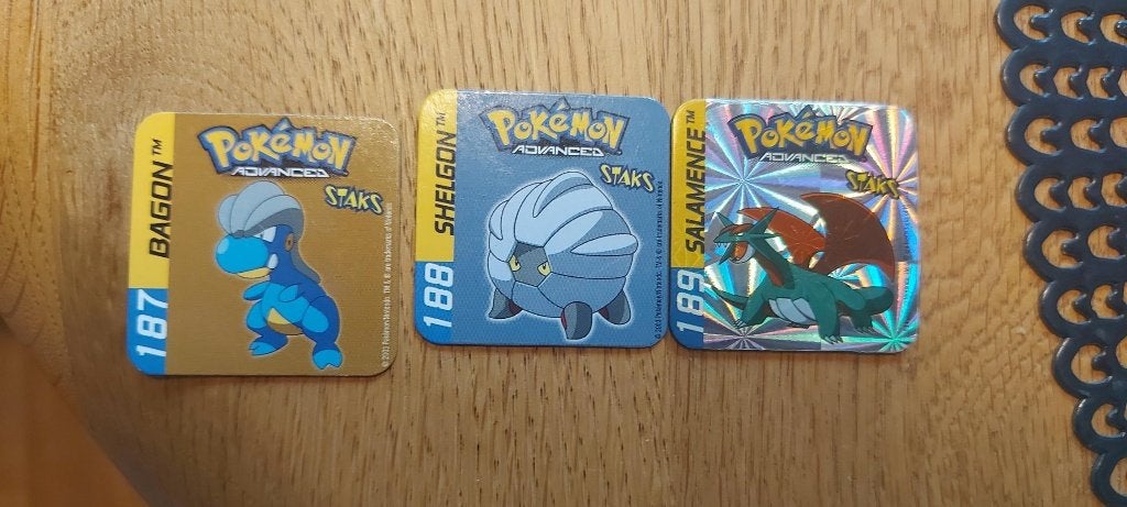 pokemon magneten panini staks Bagon Shelgon Salamence, Hobby en Vrije tijd, Verzamelkaartspellen | Pokémon, Ophalen of Verzenden