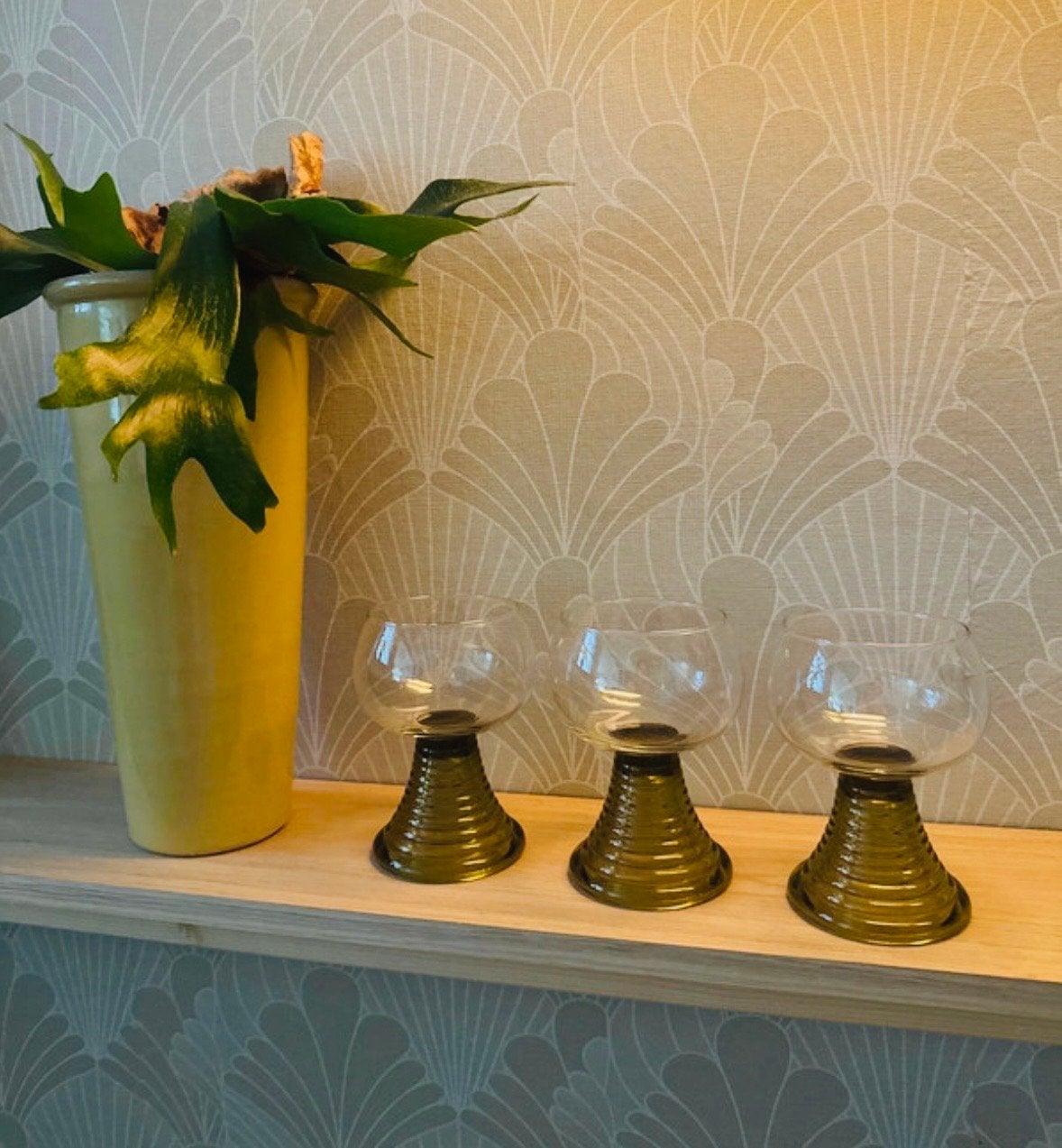 Set van 3 vintage glazen met groene voet, Antiek en Kunst, Ophalen of Verzenden