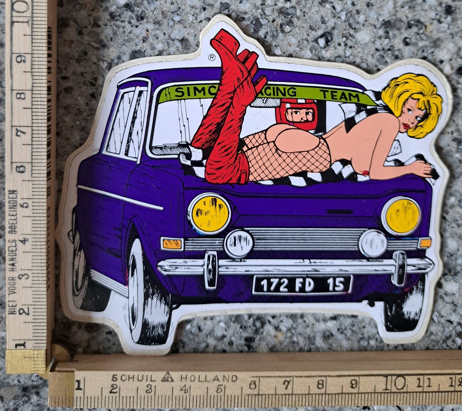 Vintage sticker Simca racing team Pin-up dame sexy dame, Ophalen of Verzenden, Zo goed als nieuw