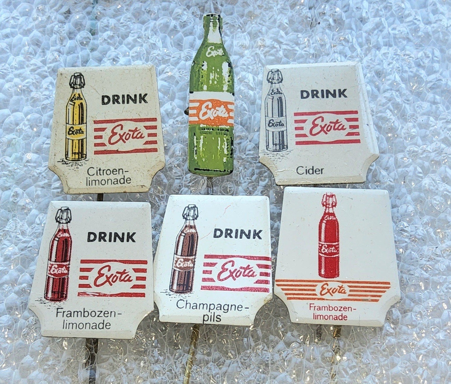 6 Vintage Exota Speldjes, Verzamelen, Ophalen of Verzenden, Gebruikt, Overige onderwerpen, Speldje of Pin