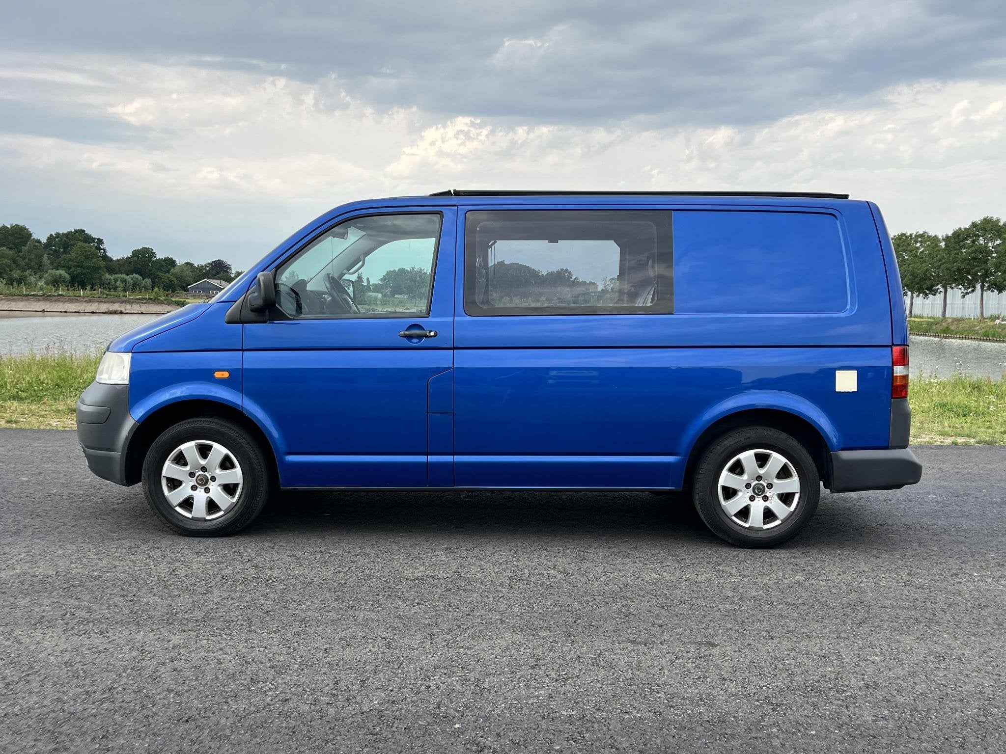 Volkswagen Transporter Automaat 2.5 TDI Trendline EXPORT ONL, Stof, Gebruikt, 8 stoelen, Overige carrosserieën