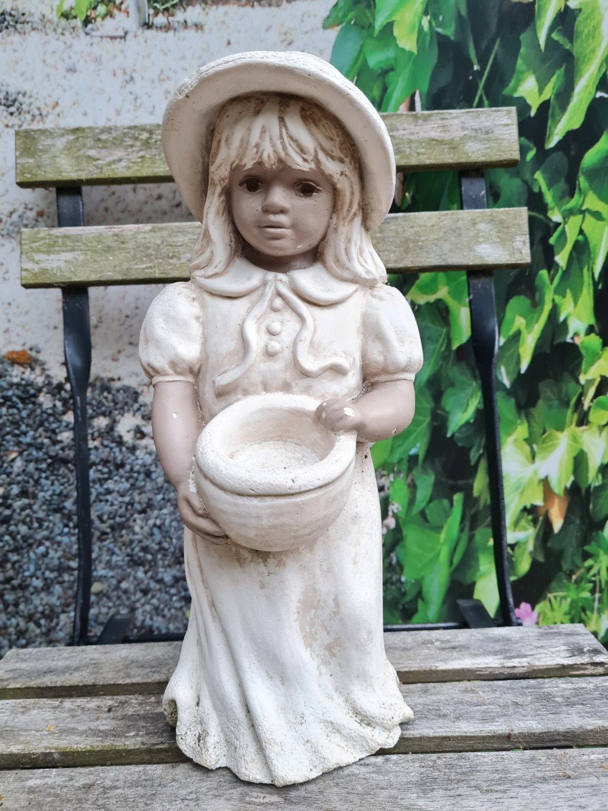 Tuinbeeld Alice figuur, Ophalen, Beton