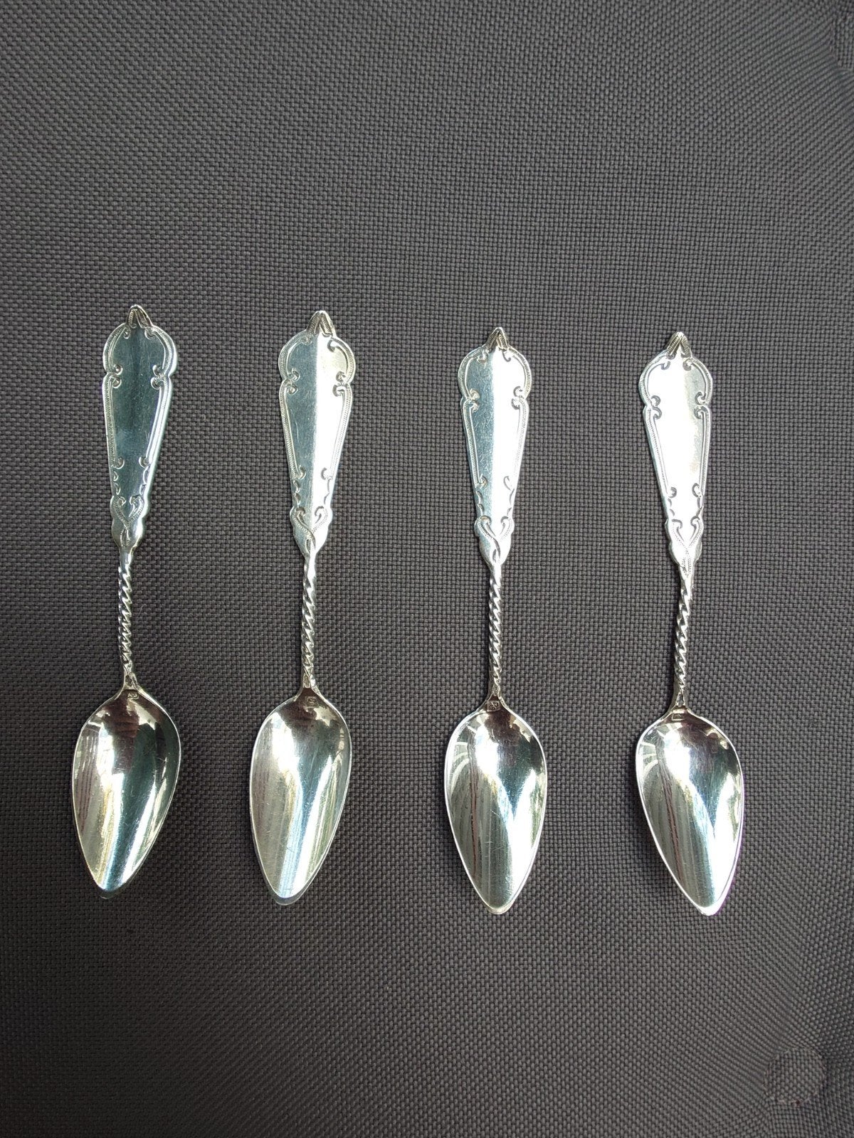 4 Art Deco Zilveren Lepeltjes - AJD, Antiek en Kunst, Ophalen of Verzenden, Zilver