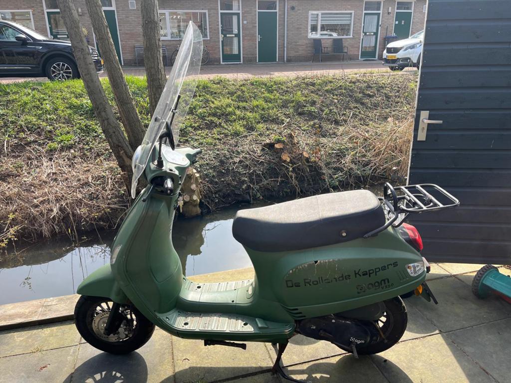 AGM VX50 met weinig kilometers, Fietsen en Brommers, Snorfietsen en Snorscooters, Gebruikt, Overige merken, Benzine, Ophalen