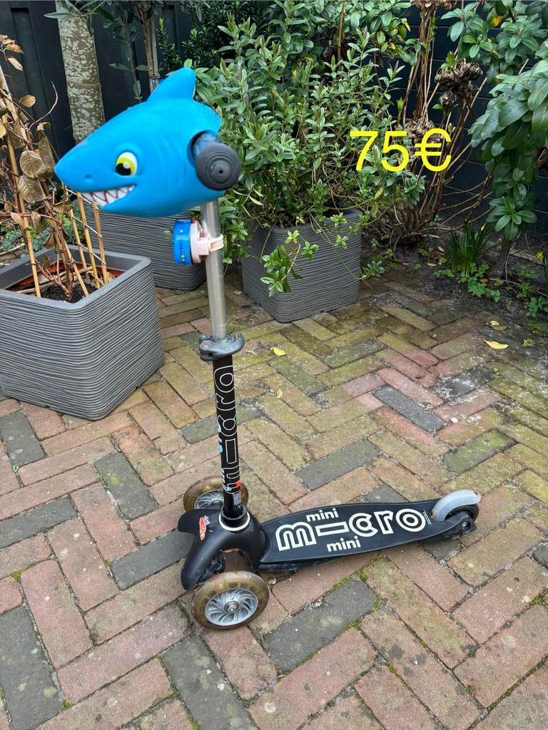 Micro mini step, met LED wielen en haai, Ophalen, Gebruikt, Gewone step