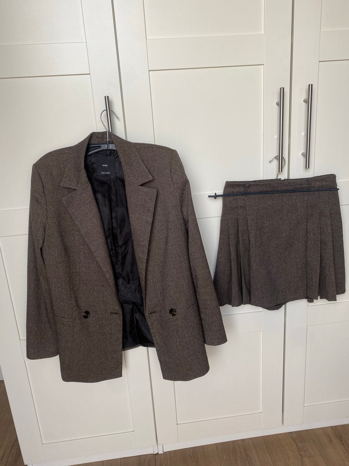 MNG Blazer en Rok Set - Maat S, Kostuum of Pak, Bruin, Ophalen of Verzenden, Zo goed als nieuw