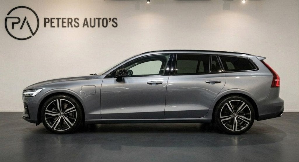 Volvo V60 2.0 T8 Recharge AWD R-Design Trekhaak/Android/Carp, Auto's, Volvo, Automaat, Gebruikt, Euro 6, 4 cilinders
