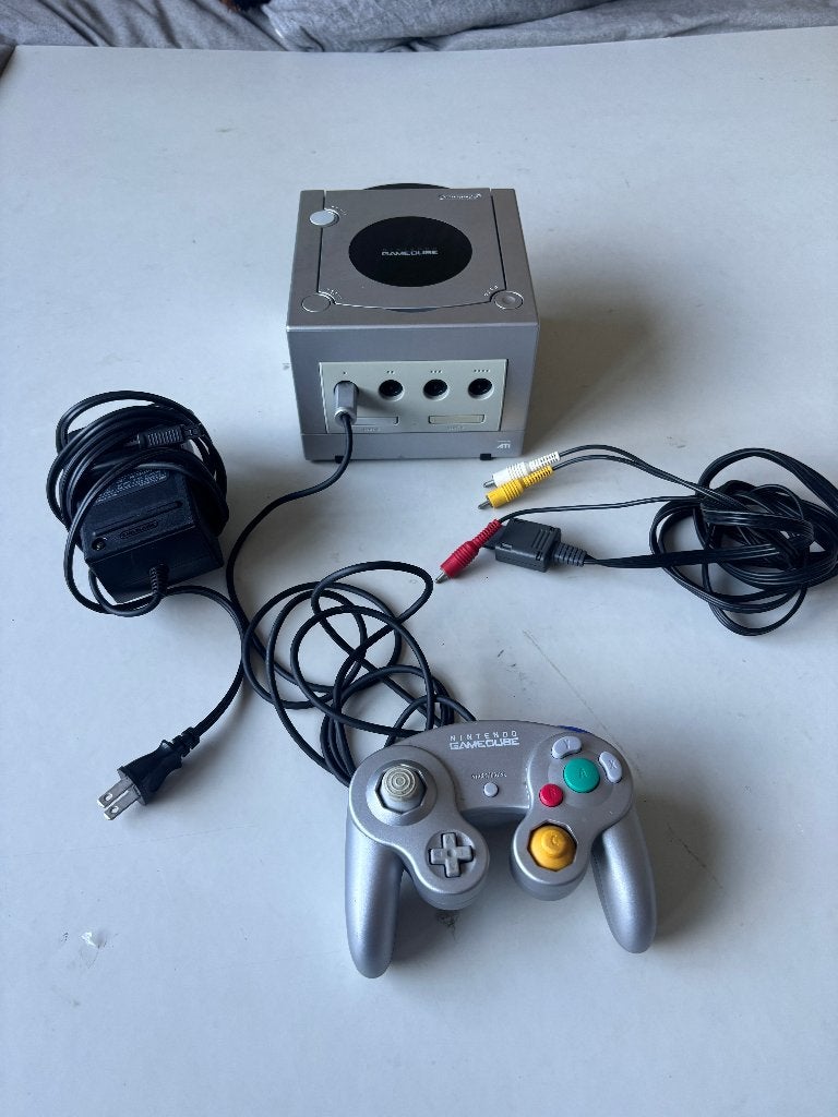 Nintendo Gamecube Silver Japans + Controller, Goldsteinstraße 235 60528 Frankfurt Germany, Ophalen of Verzenden, Zo goed als nieuw
