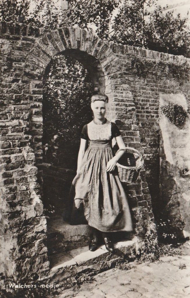 WALCHEREN Klederdracht Meisje, Verzenden, 1960 tot 1980, Gelopen, Zeeland