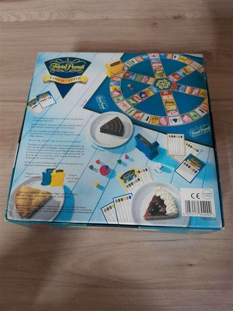 trivial pursuit familie editie - s4407, Hobby en Vrije tijd, Gezelschapsspellen | Bordspellen, Verzenden, Zo goed als nieuw