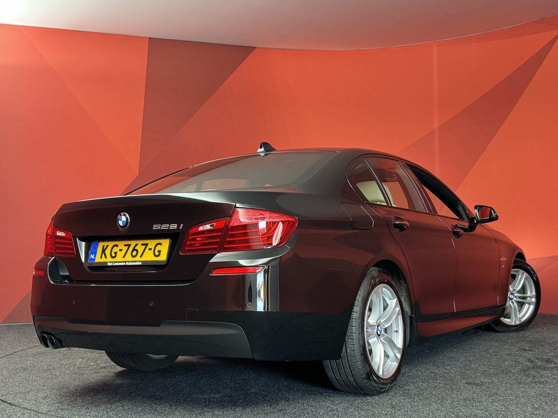 BMW 5 Serie 528i M Sport Edition | Memory | Harman Kardon |, Automaat, Gebruikt, 4 cilinders, Zwart