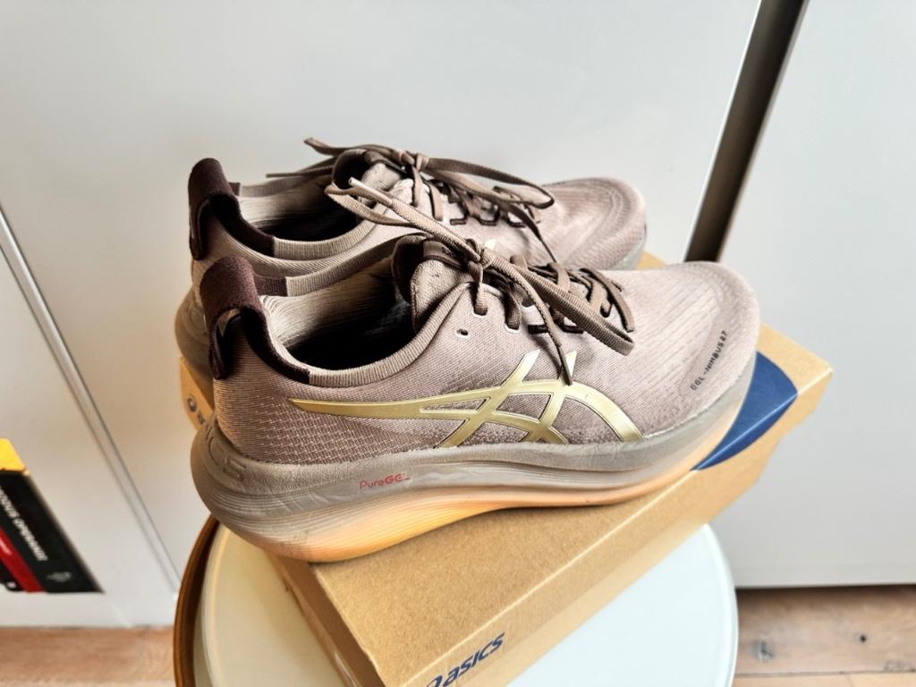 ASICS Gel-Nimbus 27 Luxe Edition, maat 43, Hardloopschoenen, Ophalen of Verzenden, Zo goed als nieuw, Hardlopen