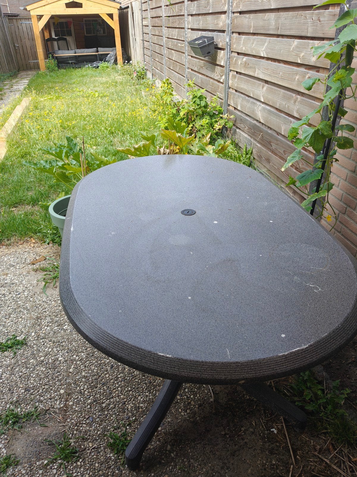 Gratis ovale tafel met kleine vlekken, Tuin en Terras, Ophalen, Gebruikt, Ovaal