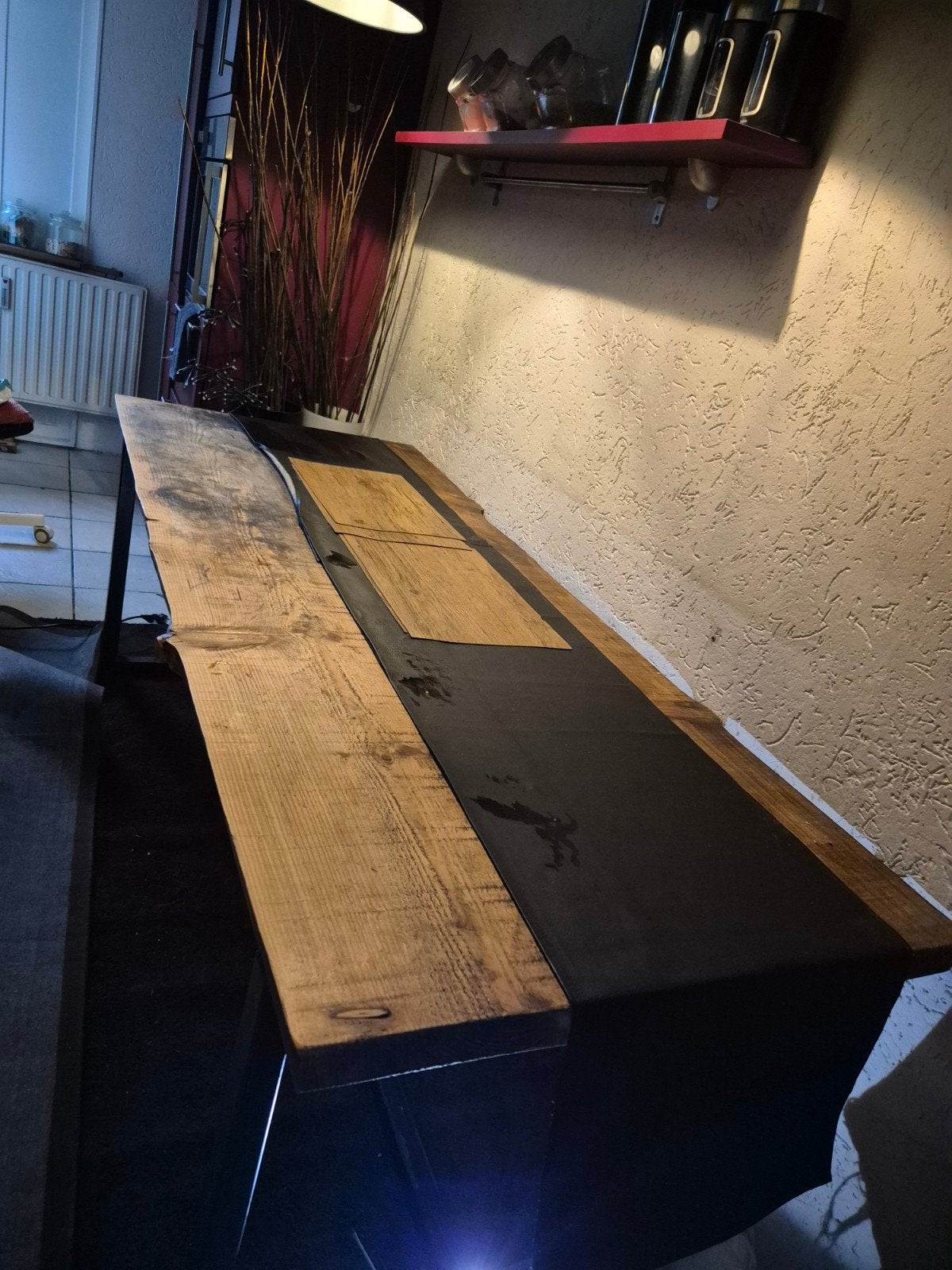 Houten eettafel en bank met stalen poten + meer meubels, Ophalen of Verzenden