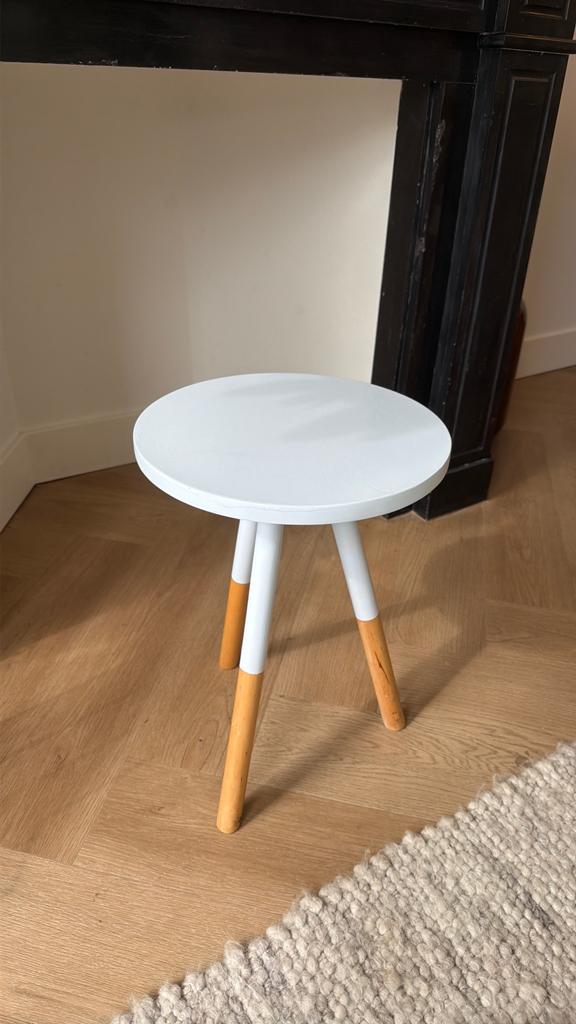 Gratis bijzettafel lichtblauw, Ophalen, Rond, Minder dan 55 cm, 45 tot 60 cm