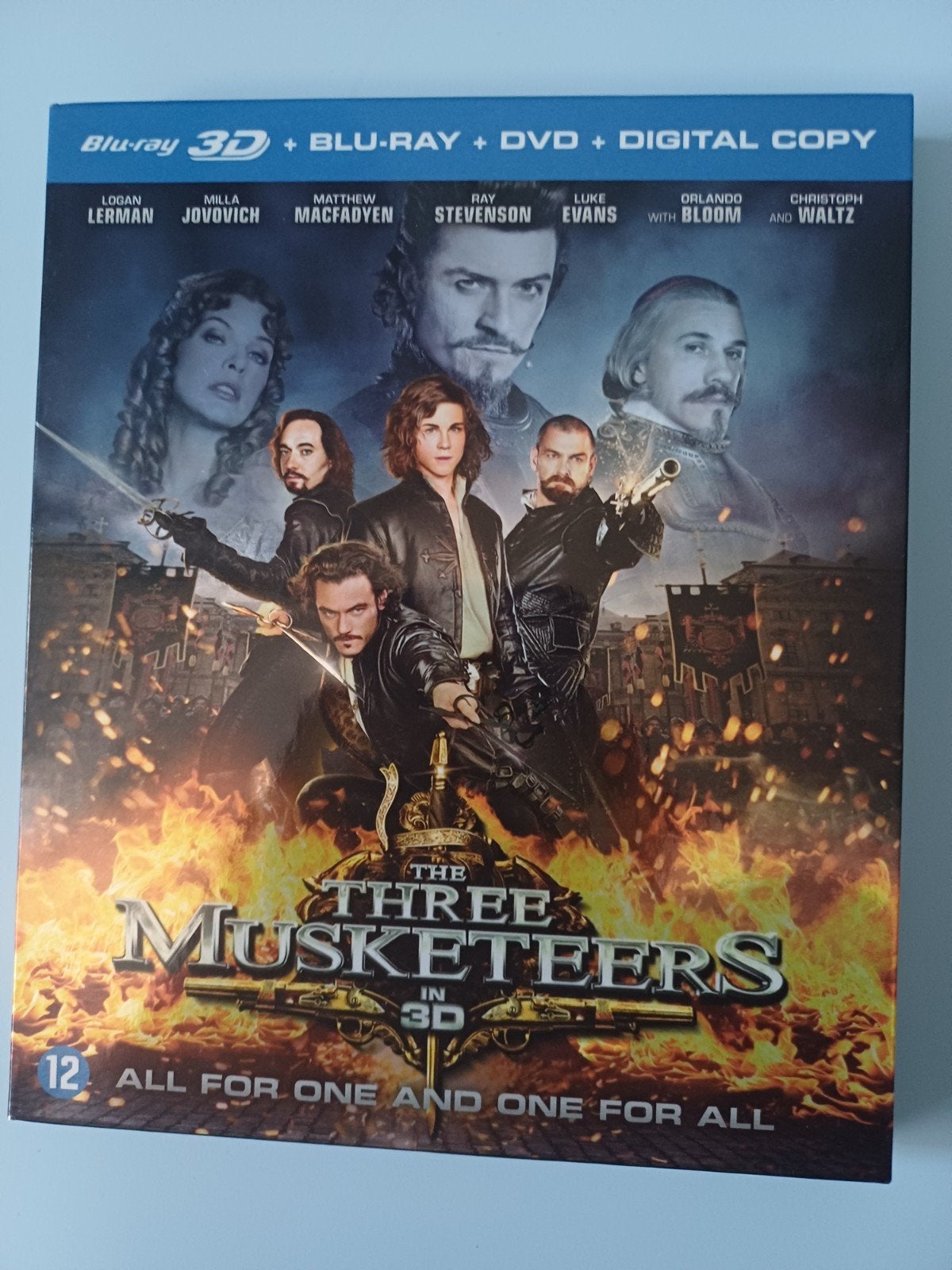 Three Musketeers Blu-ray + DVD + Digital Cop, Ophalen of Verzenden, Zo goed als nieuw, Actie