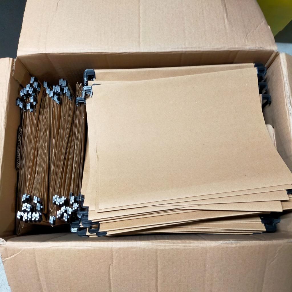 Hangmap A4 bruin per set van 250 stuks, Diversen, Schrijfwaren, Gebruikt, Ophalen