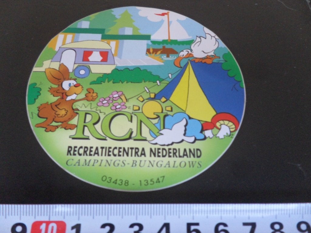sticker RCN Recreatiecentra Nederland Campings - Bungalows, Ophalen of Verzenden, Zo goed als nieuw