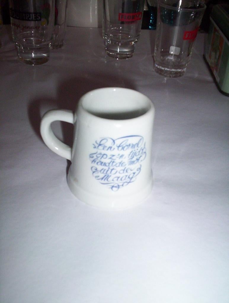 borrelglaasje floryn (vlgnr 3) een gezonde ziel kan niet lev, Ophalen of Verzenden, Zo goed als nieuw, Borrel- of Shotglas