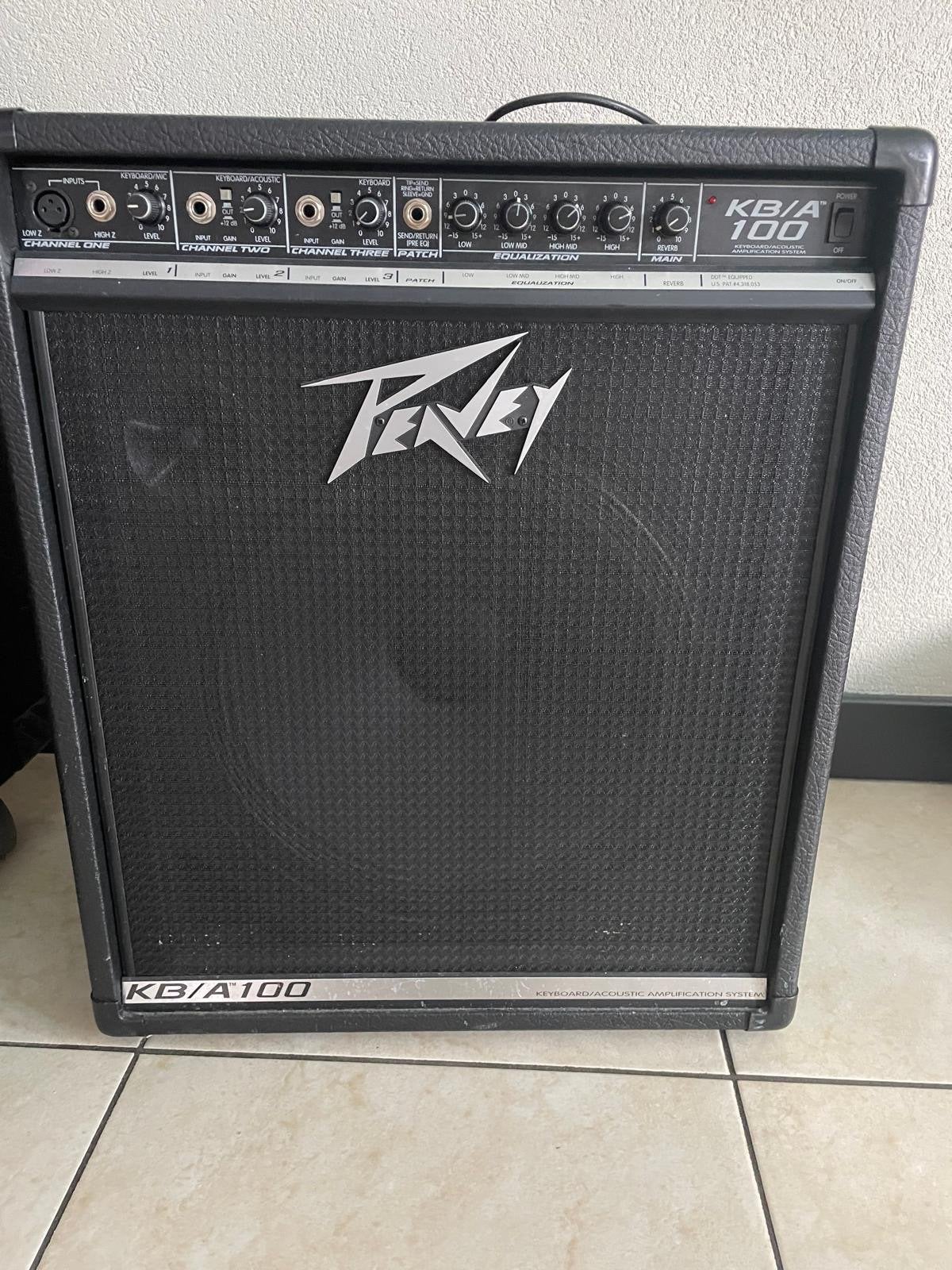 Peavey KB/A 100 Keyboard/Acoustic Versterker, Muziek en Instrumenten, Versterkers | Bas en Gitaar, Ophalen, Gebruikt, 100 watt of meer