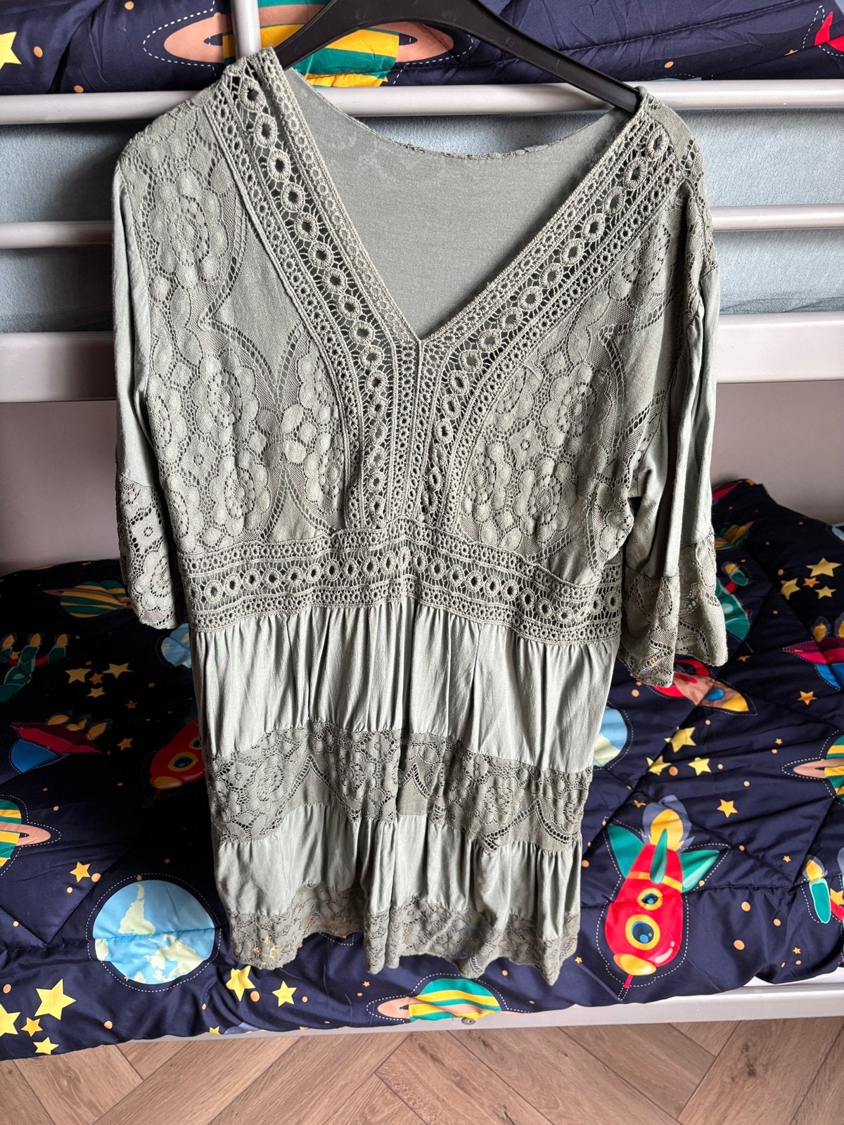 Groene tuniek met kant - One size, Kleding | Dames, Blouses en Tunieken, Ophalen of Verzenden, Gedragen, Maat 38/40 (M), Groen