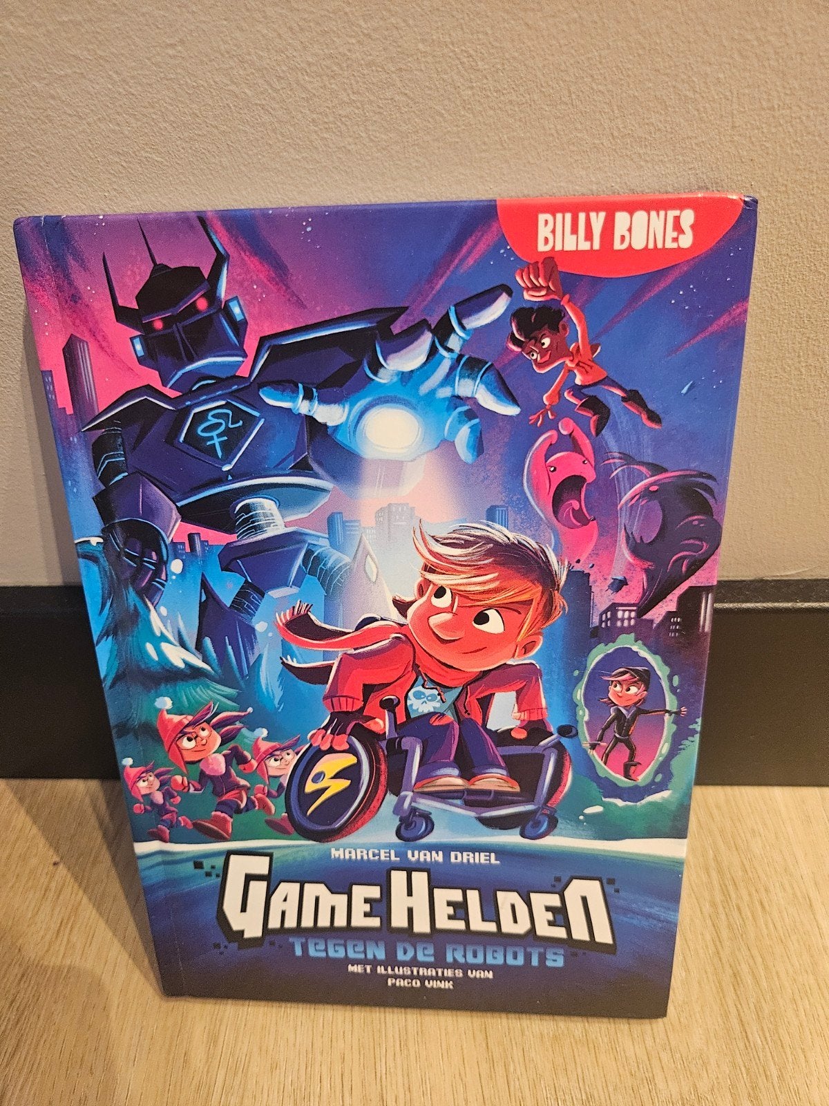 Billy Bones: Game Helden Tegen de Robots - Marcel van Driel, Ophalen of Verzenden, Zo goed als nieuw, Marcel van Driel, Fictie