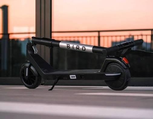 BIRD AIR Limited Edition E-Step, Fietsen en Brommers, Steps, Ophalen, Nieuw, Elektrische step (E-scooter), BIRD Air