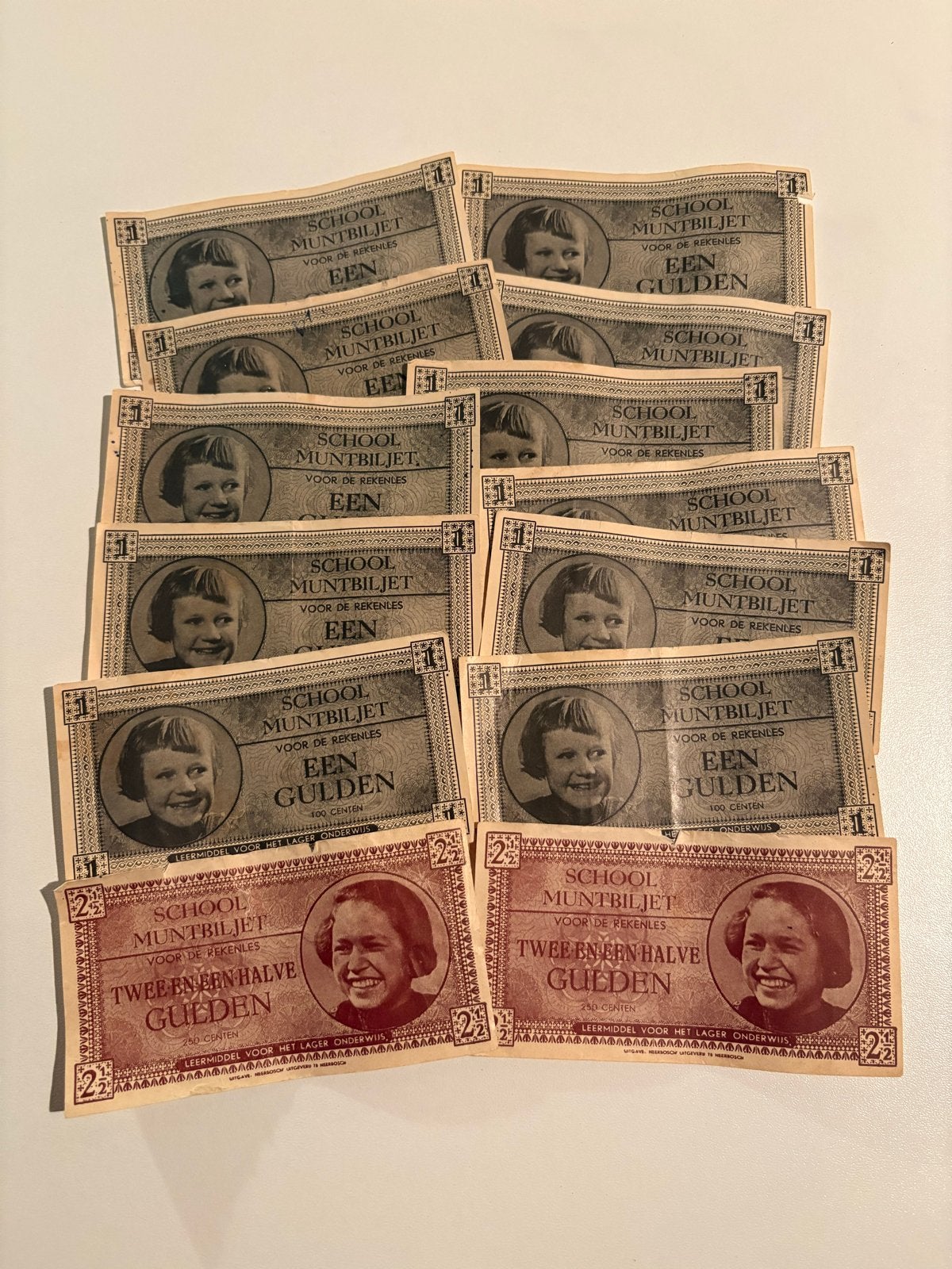 Schoolmuntbiljetten: 1 Gulden & 2,5 Gulden Neerbosch, Postzegels en Munten, Ophalen of Verzenden, 1 gulden, Setje