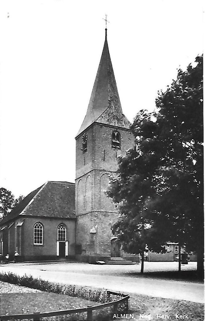 Almen Ned Herv Kerk Oude Ongelopen Ansichtkaart (A2232 ), Ophalen of Verzenden, 1980 tot heden, Gelopen