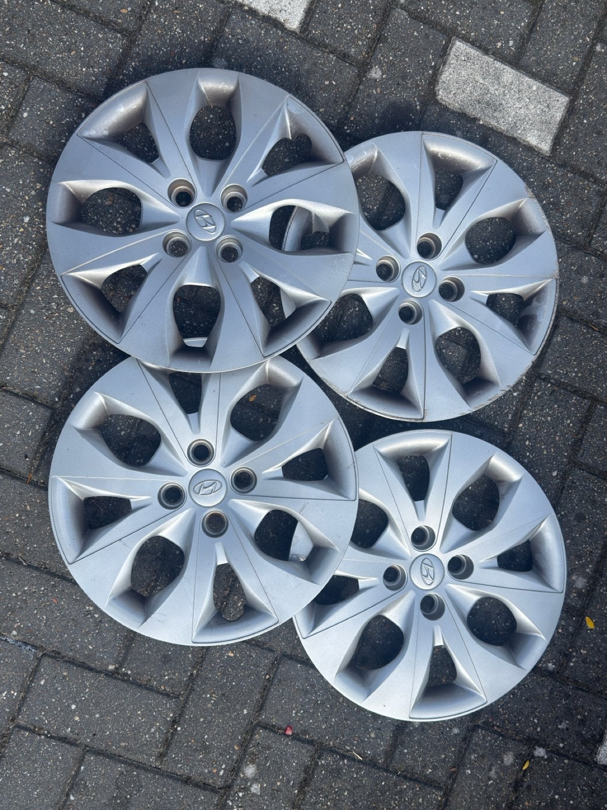 Wieldoppen Hyundai 15 inch (set van 4), Auto diversen, Wieldoppen, Ophalen, Gebruikt