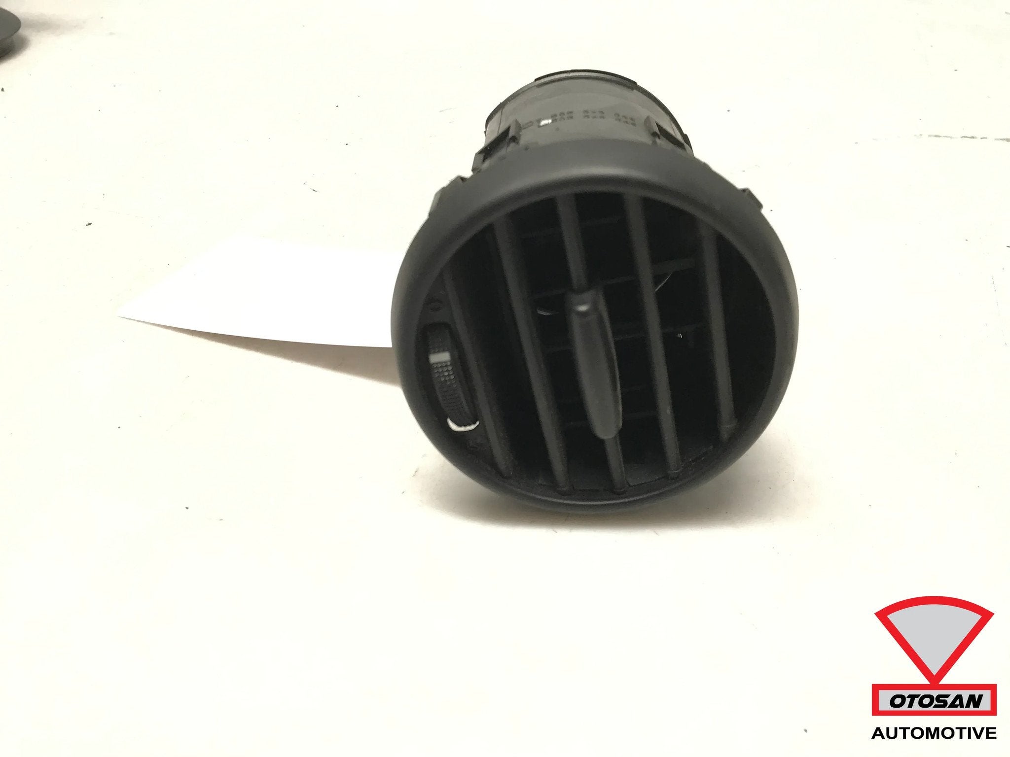 Seat Altea 5P Luchtrooster Voor 5P0819203, Gebruikt, Autovia A-2, Km 585 585
08760  Martorell, ES, Ophalen of Verzenden, SEAT S.A.