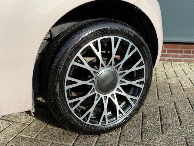 Fiat 500 1.0 Hybrid Star *carplay *climate *cruise *16 inch, Voorwielaandrijving, Dealer onderhouden, Gebruikt, Zwart