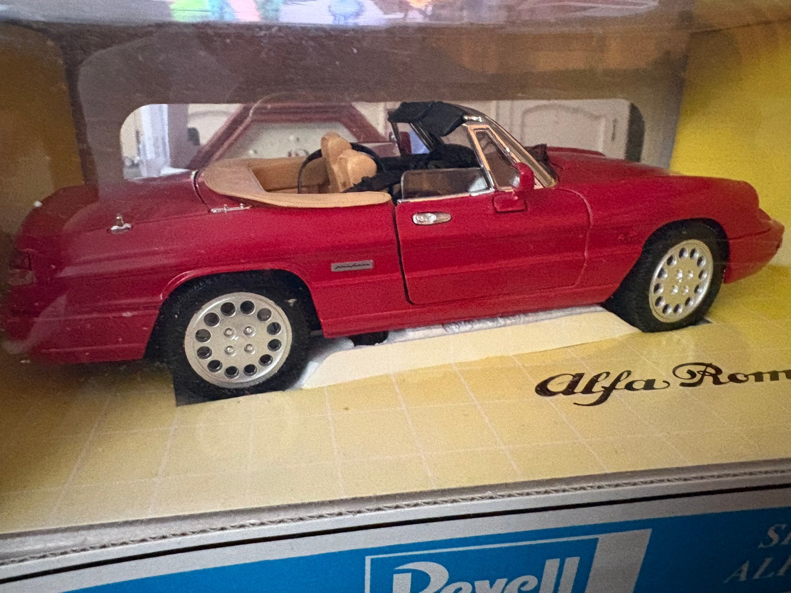 ALFA. Romeo.  Spider.          REVELL, Ophalen of Verzenden, Zo goed als nieuw, Revell
