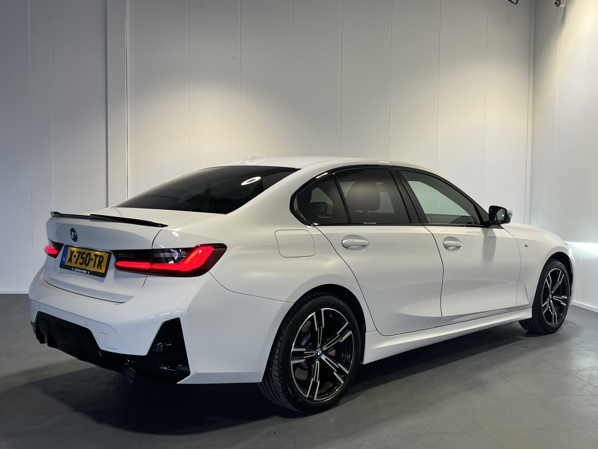 BMW 3-serie 320e | Navigatie/Android/Apple Carplay | M-Pakke, Auto's, 1998 cc, Achterwielaandrijving, Gebruikt, 4 cilinders