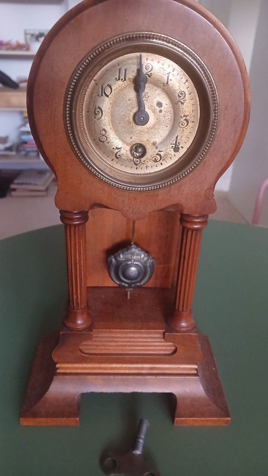 Antieke houten tafelklok / portaalklok met slinger, Antiek en Kunst, Ophalen of Verzenden