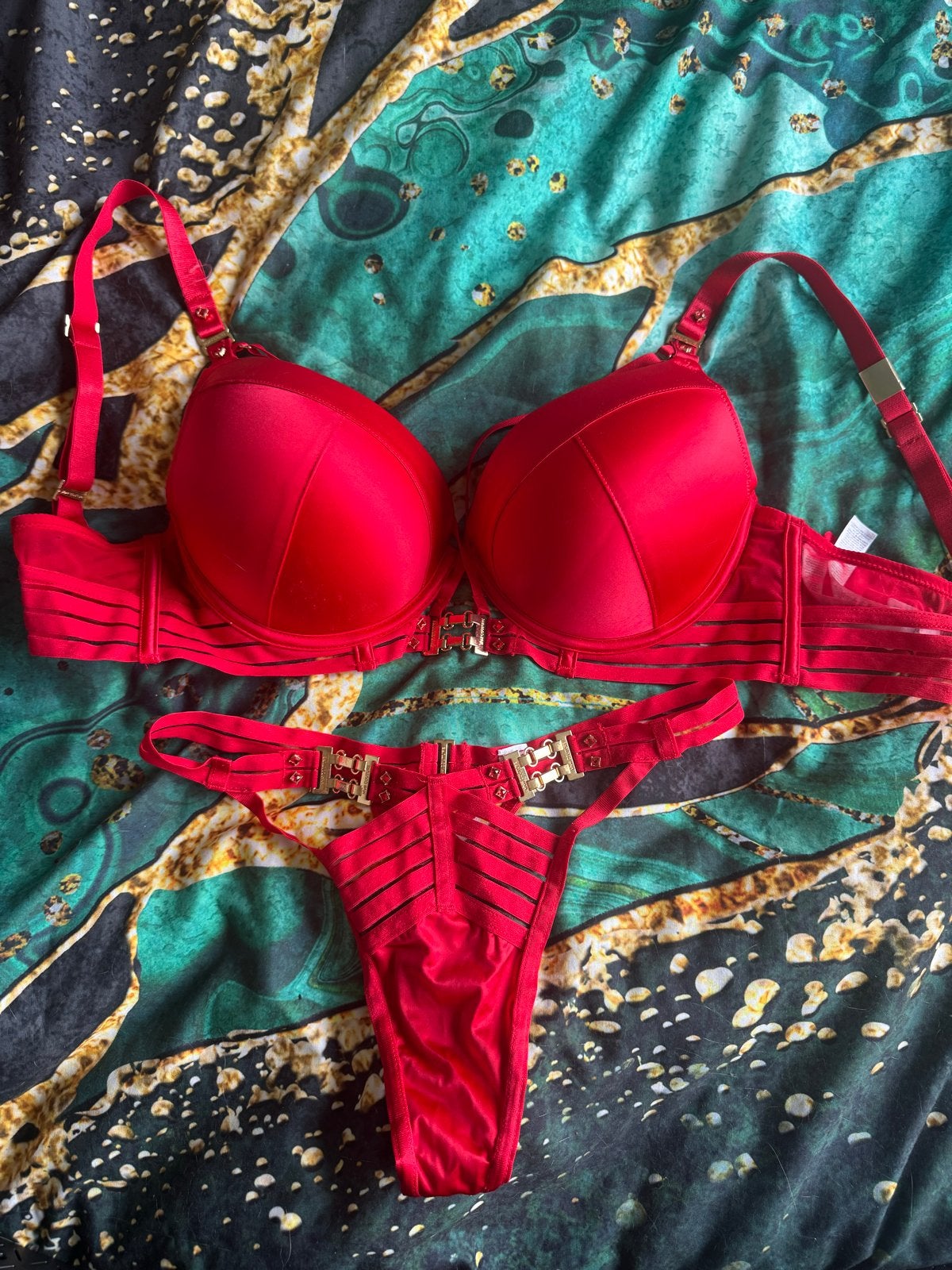 Rood Lingerie Setje - BH en String, Ophalen of Verzenden, Rood, Setje