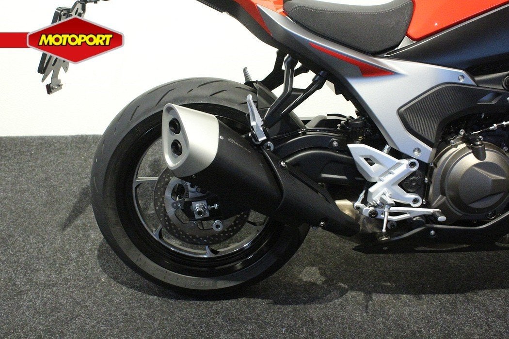 QJMOTOR SRK 600 RS (bj 2025), Nieuw, Sport, Lorentzlaan 14
3401 MX  IJsselstein, Qjmotor