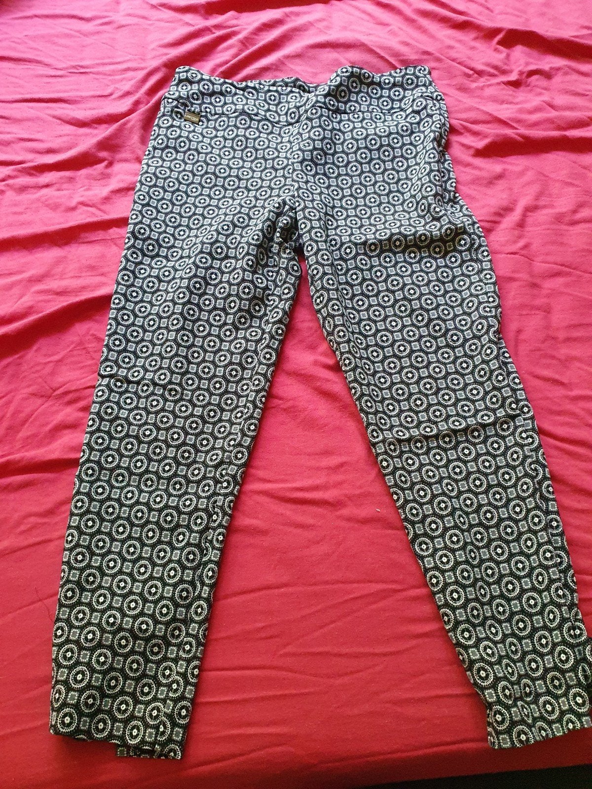 Zwarte broek met zwart/wit/grijs patroon - Maat 40, Maat 38/40 (M), Zwart, Ophalen of Verzenden, Lang