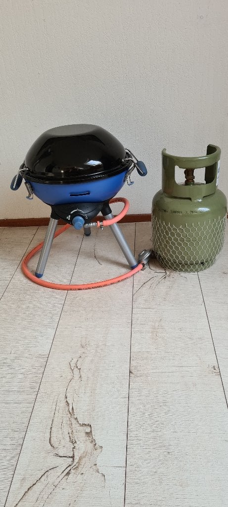 barbeque en gastank, Ophalen, Zo goed als nieuw, Campinggaz
